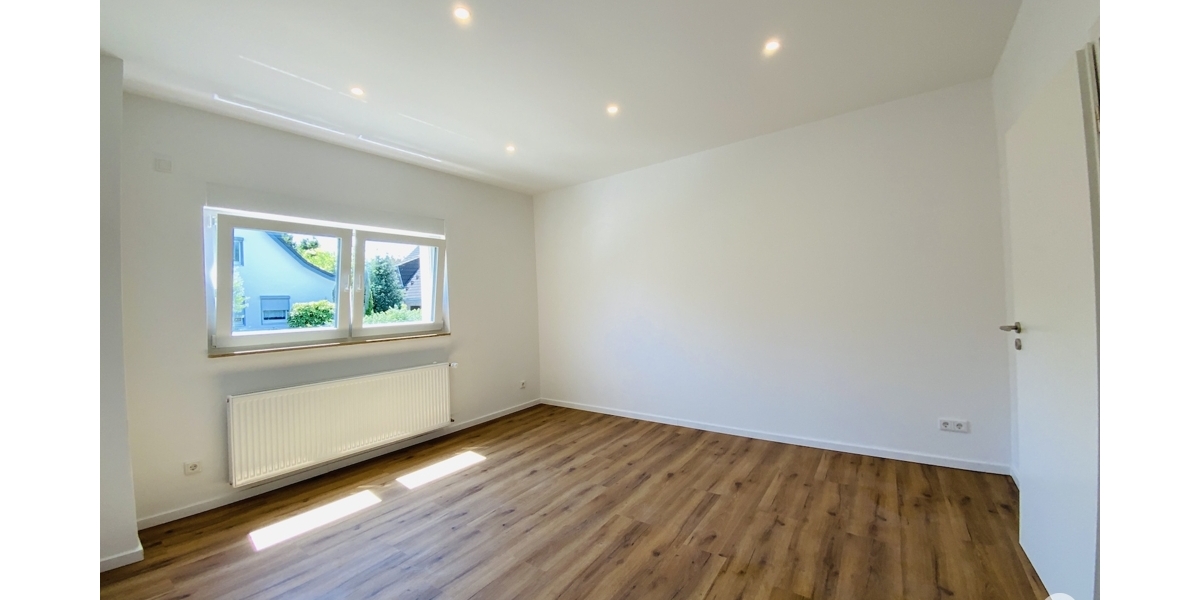 Einfamilienhaus mit 5 Zimmern und 2 Bädern, großem Garten ideal für Familien. Komplett saniert! - Einfamilienhaus Düsseldorf / Rath Rath | Angebot:27112998