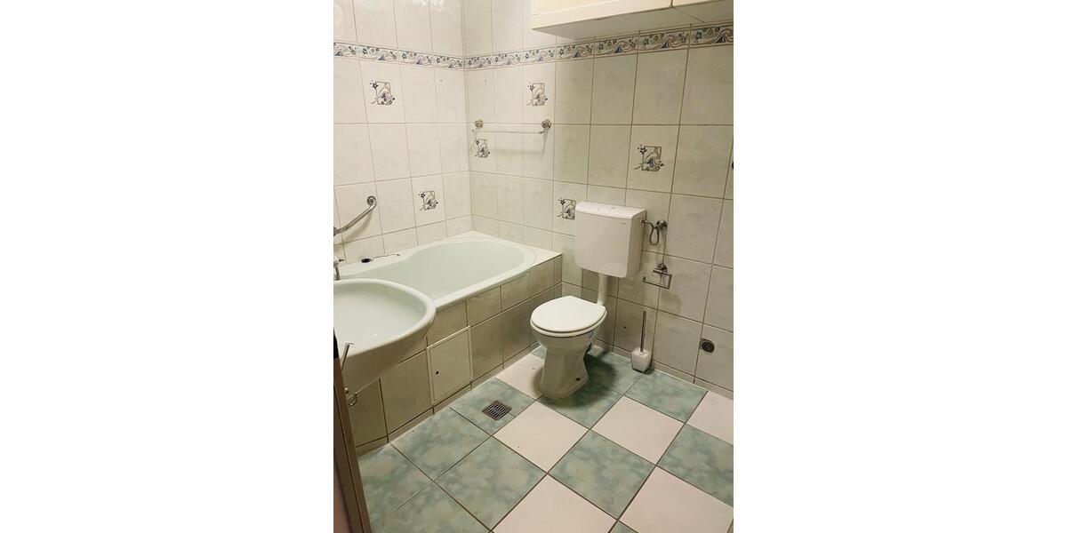 Etagenwohnung Düsseldorf Oberbilk - 2 Zimmer, 76 m&sup2;, 920&euro; | Angebot:25238057