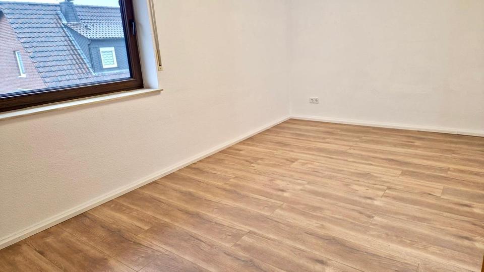 Doppelhaushälfte Bottrop Ebel - 8 Zimmer, 188 m&sup2;, 1.800&euro; | Angebot:24770658