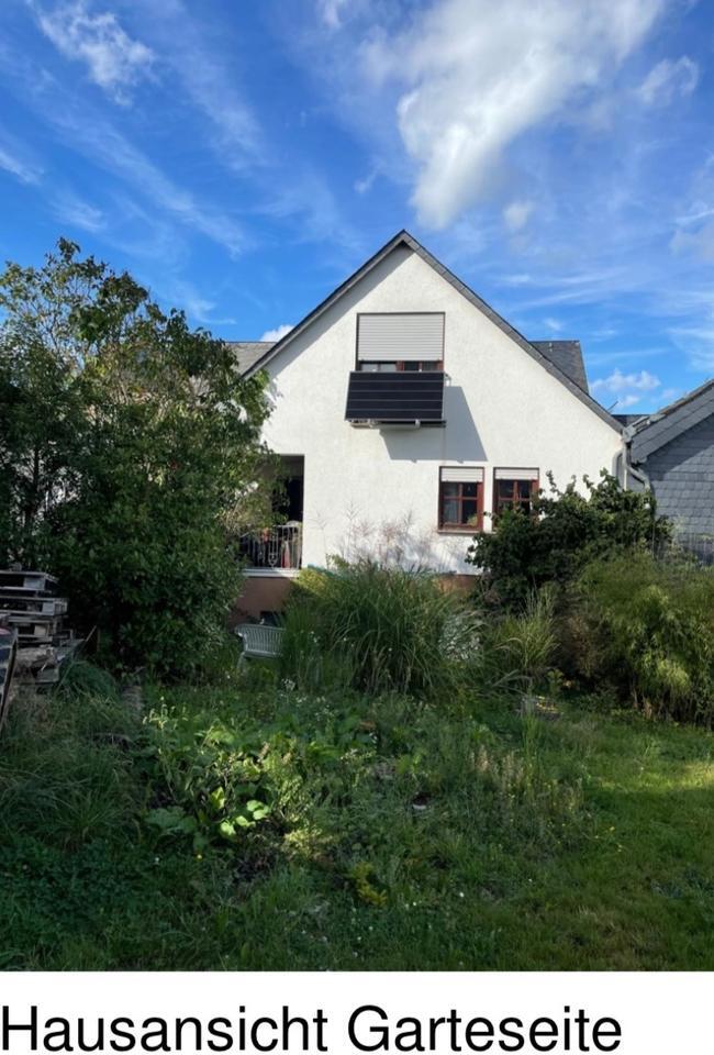 Großzügiges 1-2Familienhaus—Provisionsfrei