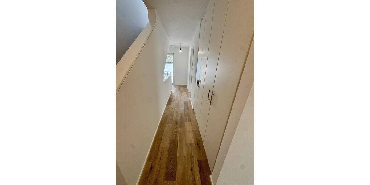 Reihenmittelhaus Düsseldorf Flingern Süd - 6 Zimmer, 150 m&sup2;, 2.950&euro; | Angebot:26877574