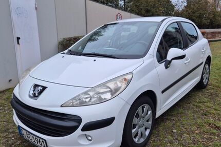 Peugeot 207 183.815 km 3.100 &euro; Düsseldorf 40591