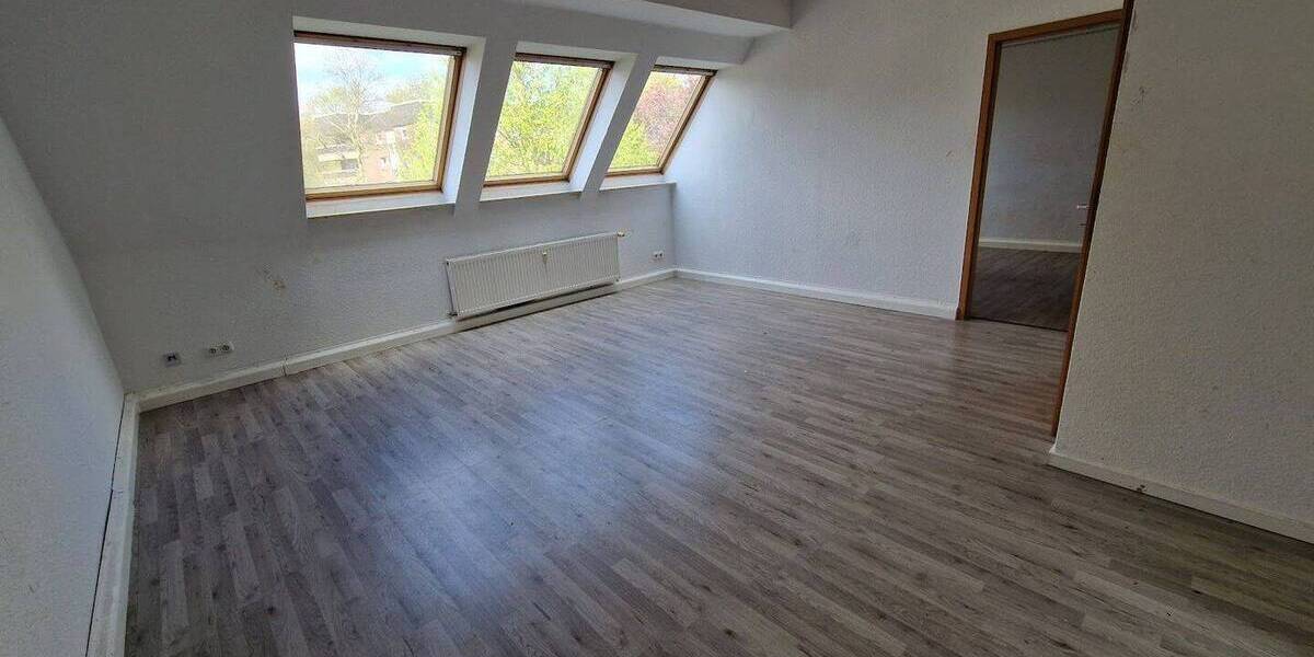 So gemütlich - schöne 2-Zimmer-Wohnung im Dachgeschoss, 1 Nettokaltmiete frei (2. Monat) 2 zimmer