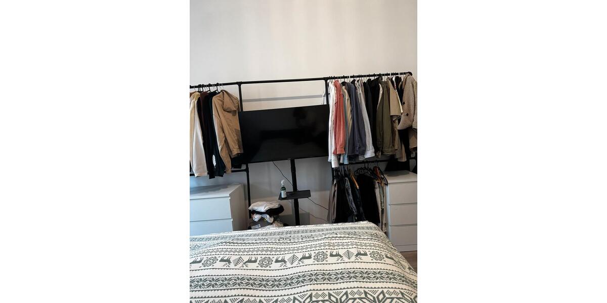 Etagenwohnung Düsseldorf Oberbilk - 1 Zimmer, 84 m&sup2;, 900&euro; | Angebot:24495233