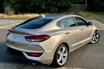 Hyundai i30 136.500 km 12.900 &euro; Neuss 41468