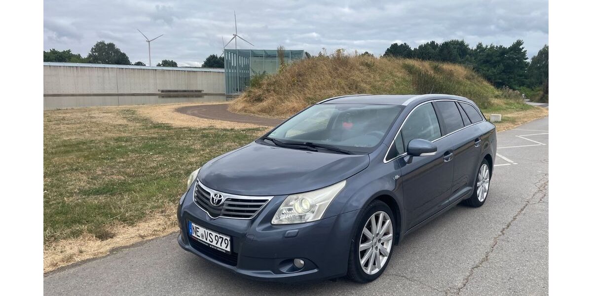 Toyota Avensis 300.000 km 4.600 &euro; Neuss 41472