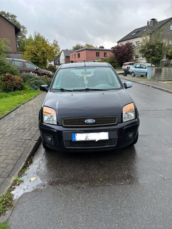Ford Fusion 121.000 km 2.200 € Herne 44627