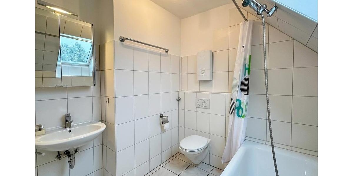 Dachgeschoßwohnung Krefeld Hülser Berg - 3 Zimmer, 57 m&sup2;, 695&euro; | Angebot:26365970