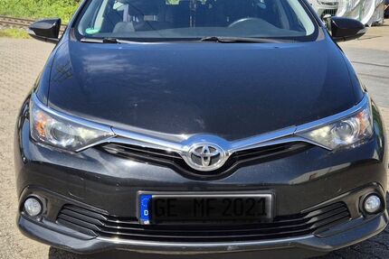 Toyota Auris 177.300 km 7.650 &euro; Gelsenkirchen 45881