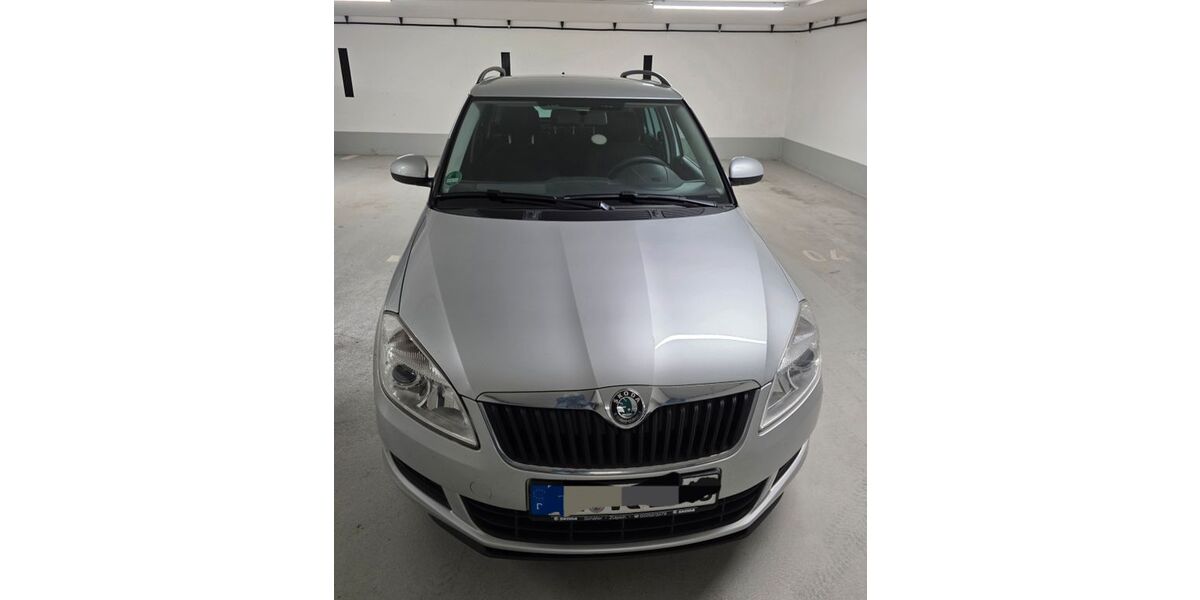 Skoda Fabia 137.500 km 4.500 &euro; Düsseldorf 40472