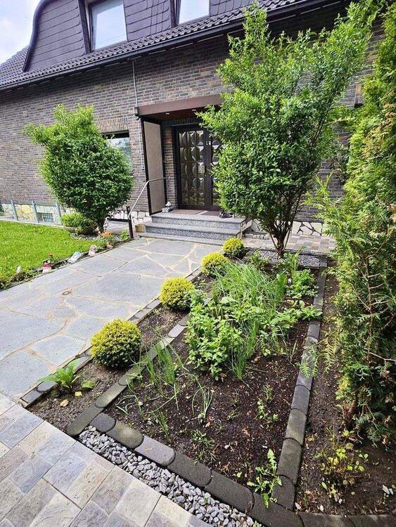 provisionsfrei * Modernisiertes Einfamilienhaus mit 3 Wohneinheiten - ideal als Mehrgenerationenhaus 1 zimmer