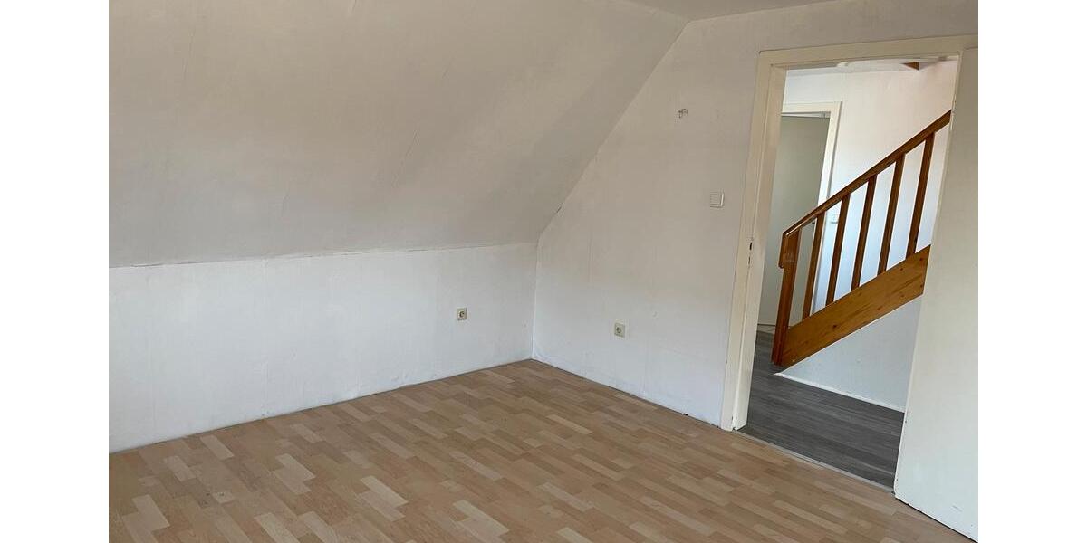 Dachgeschoßwohnung Alpen - 3.5 Zimmer, 100 m&sup2;, 800&euro; | Angebot:25478992
