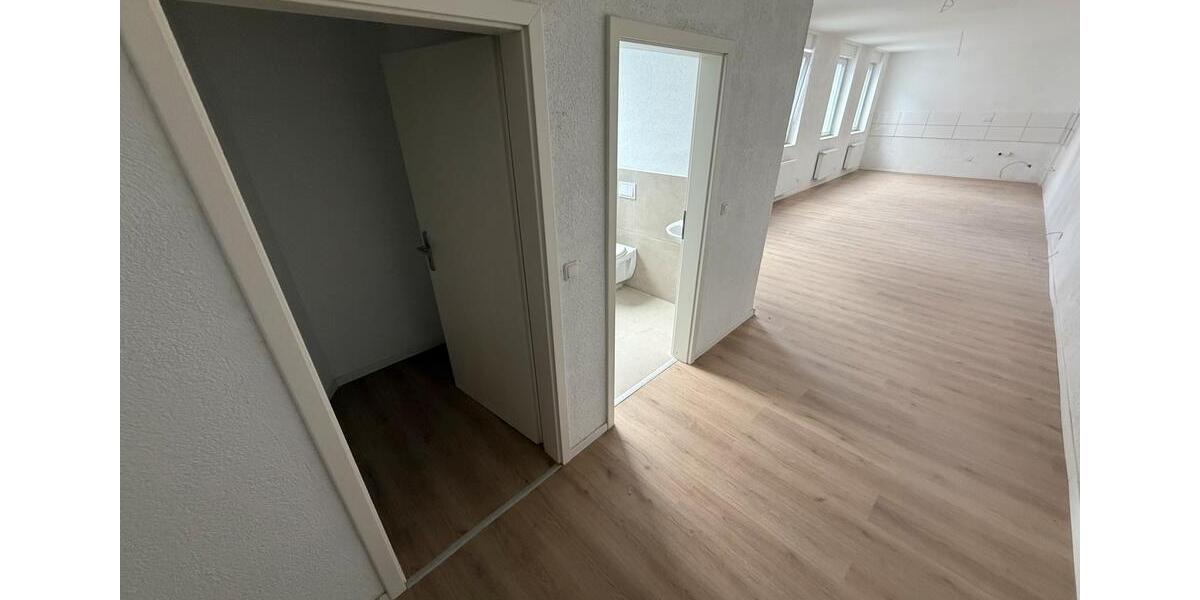 Etagenwohnung Krefeld Cracau - 3 Zimmer, 105 m&sup2;, 1.100&euro; | Angebot:25363571