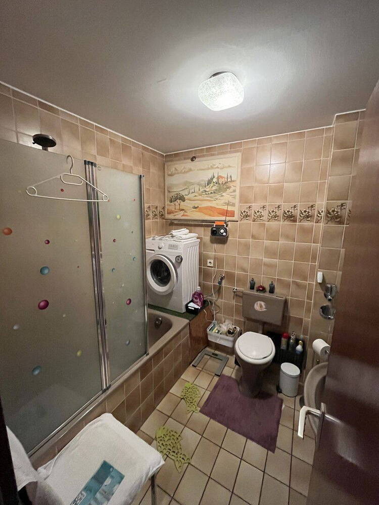 1,5 Zimmer Apartment direkt an U35 mit Balkon und Küche