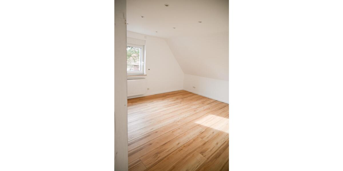 Etagenwohnung Ratingen Lintorf - 4 Zimmer, 125 m&sup2;, 2.250&euro; | Angebot:26072581