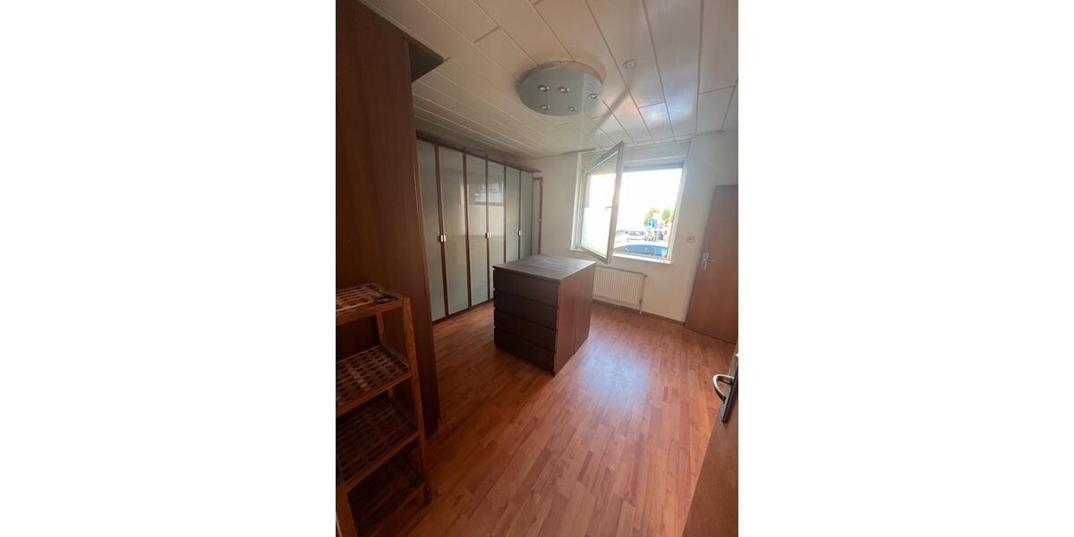 Einfamilienhaus Duisburg Mittelmeiderich - 3.5 Zimmer, 192 m&sup2;, 350.000&euro; | Angebot:26385495