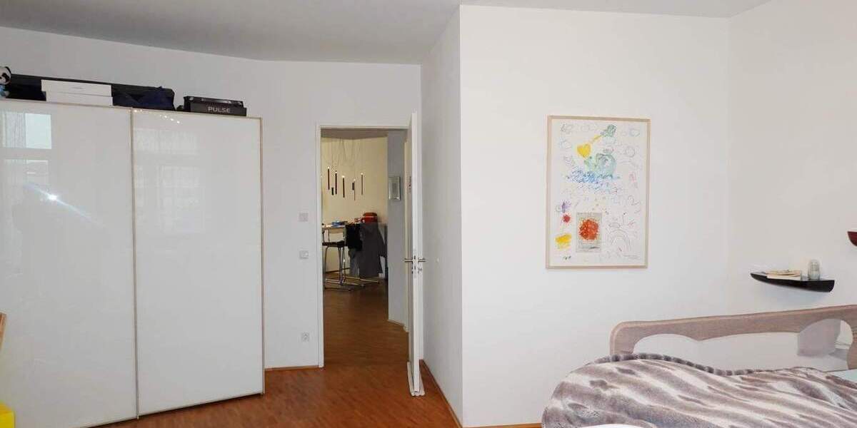 Etagenwohnung Düsseldorf Flingern Nord - 3 Zimmer, 117 m&sup2;, 1.879&euro; | Angebot:24766682