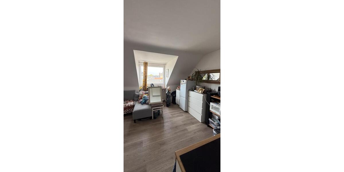 Dachgeschoßwohnung Düsseldorf Derendorf - 1 Zimmer, 25 m&sup2;, 500&euro; | Angebot:26384284
