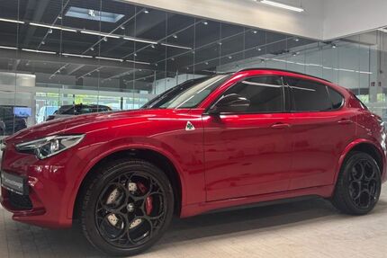 Alfa Romeo Stelvio 41.500 km 52.390 &euro; Oberhausen 46049