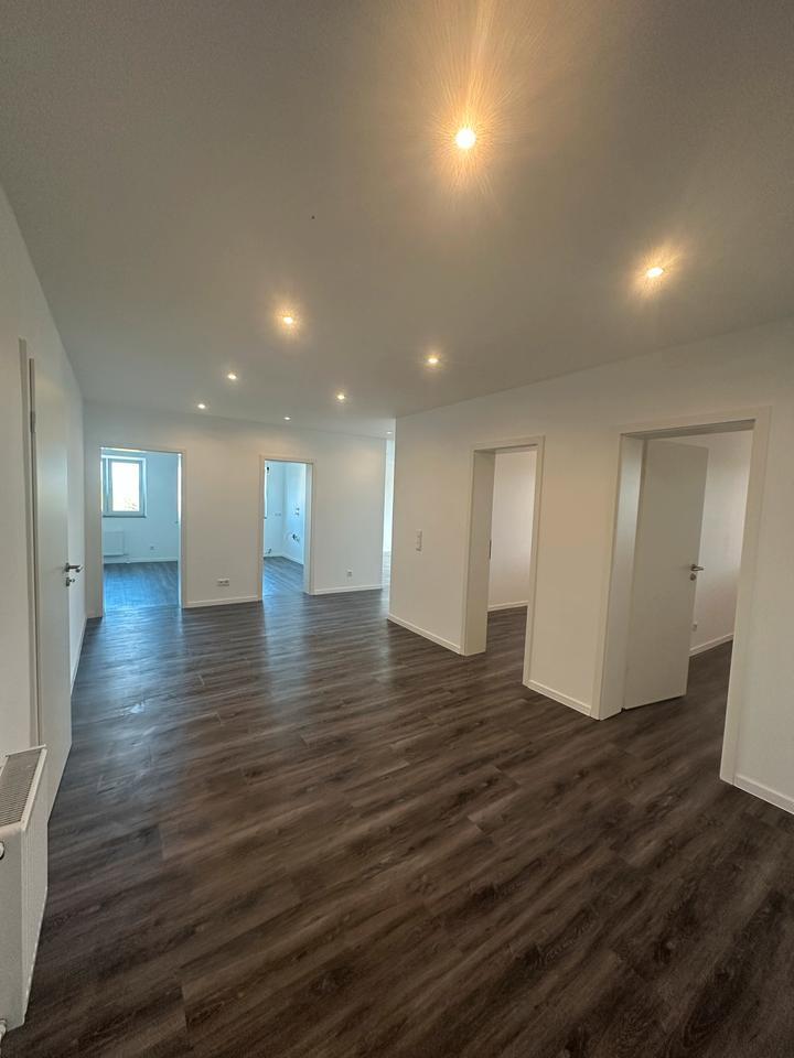 Kernsanierte 4 Zimmer Wohnung in Erkrath Unterfeldhaus