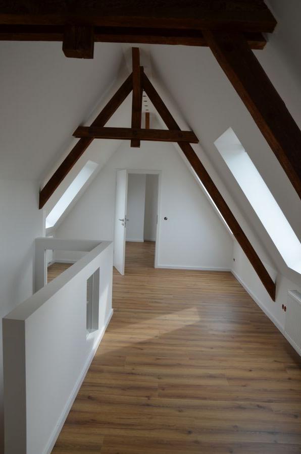 PRIVAT: Ruhige und luxuriöse Maisonette-Wohnung in Top-Lage, vollständig saniert