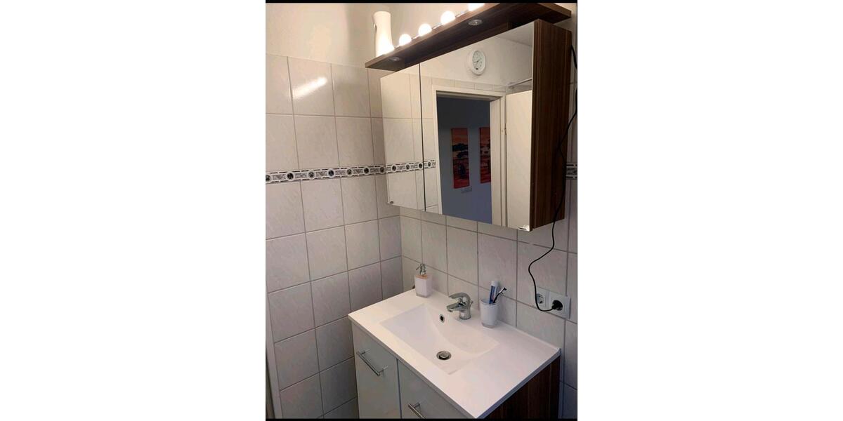 Dachgeschoßwohnung Krefeld Cracau - 3 Zimmer, 70 m&sup2;, 715&euro; | Angebot:26254888