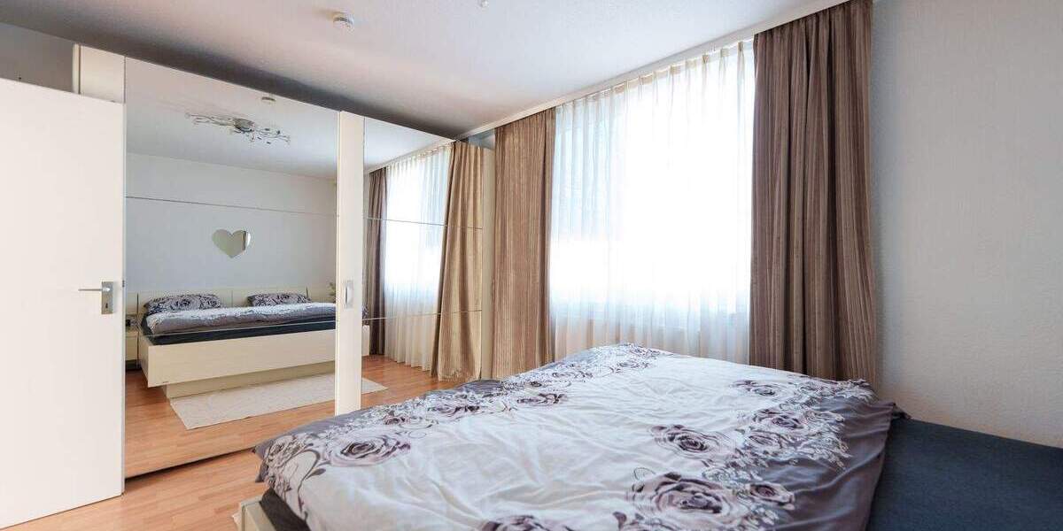 Etagenwohnung Neuss Innenstadt - 4 Zimmer, 80 m&sup2;, 209.000&euro; | Angebot:25399974