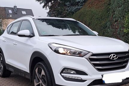 Hyundai TUCSON 30.858 km 16.900 € Duisburg 47249