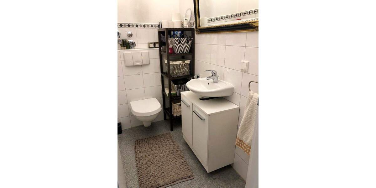 Etagenwohnung Krefeld Cracau - 3 Zimmer, 101 m&sup2;, 1.150&euro; | Angebot:25619339