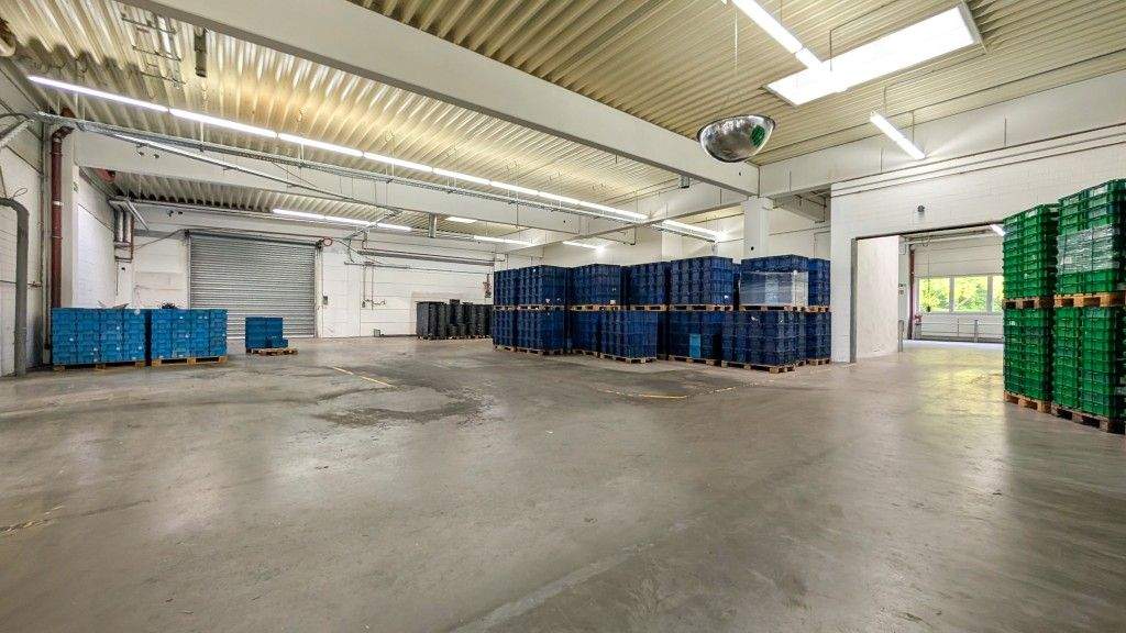 Produktionsgebäude mit Lager- und Büroflächen in bester Lage von Velbert zimmer