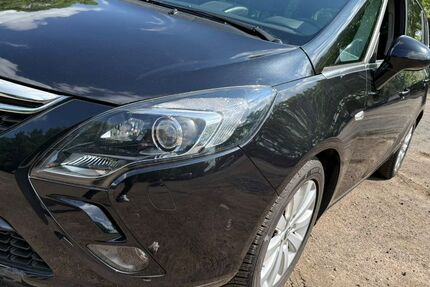 Opel Zafira Tourer 187.000 km 8.599 &euro; Duisburg 47166