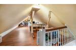 Exklusives Wohnen im Dachgeschoss - Charmante 3-Zimmer-Wohnung mit Garten und Garage