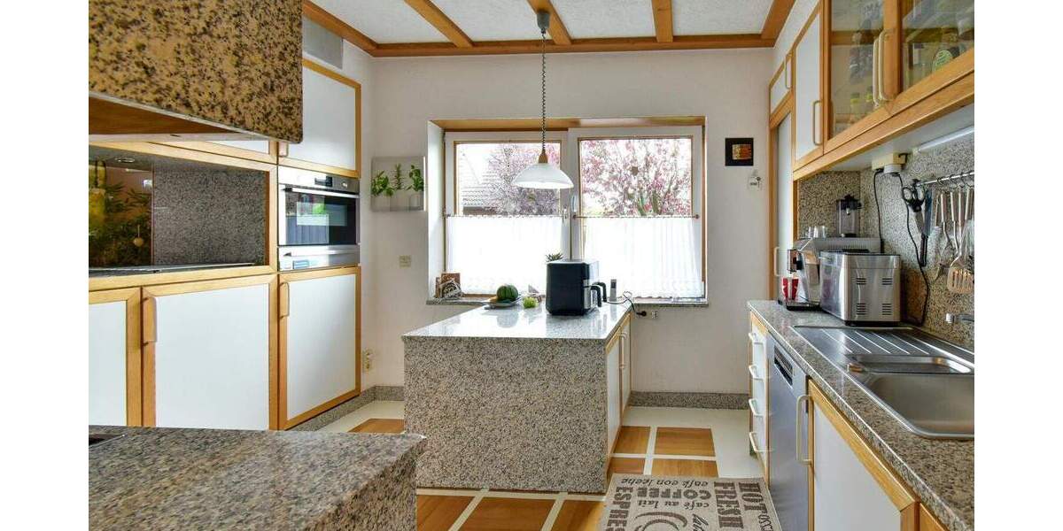 Besonderes, massives Einfamilienhaus in Duisburg-Mündelheim - pflegeleicht, hell & energieeffizient 4 zimmer