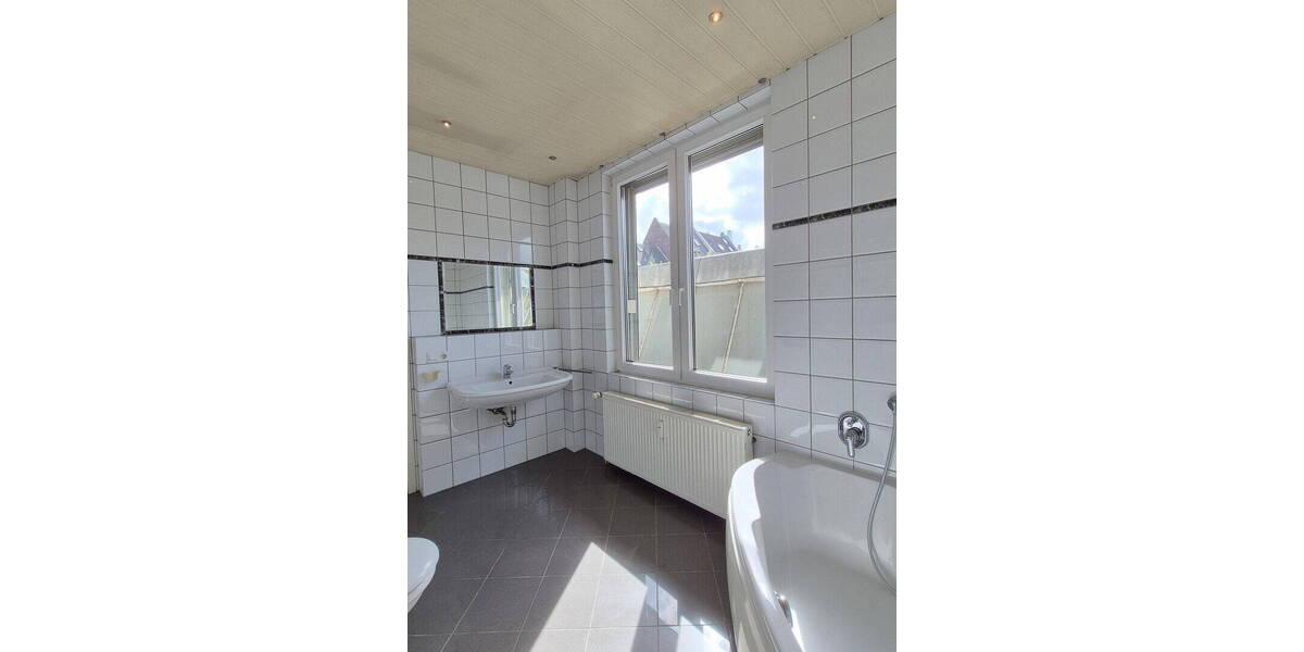 Mehrfamilienhaus, Wohnhaus Krefeld Stadtmitte - 8 Zimmer, 316 m&sup2;, 565.700&euro; | Angebot:26330490