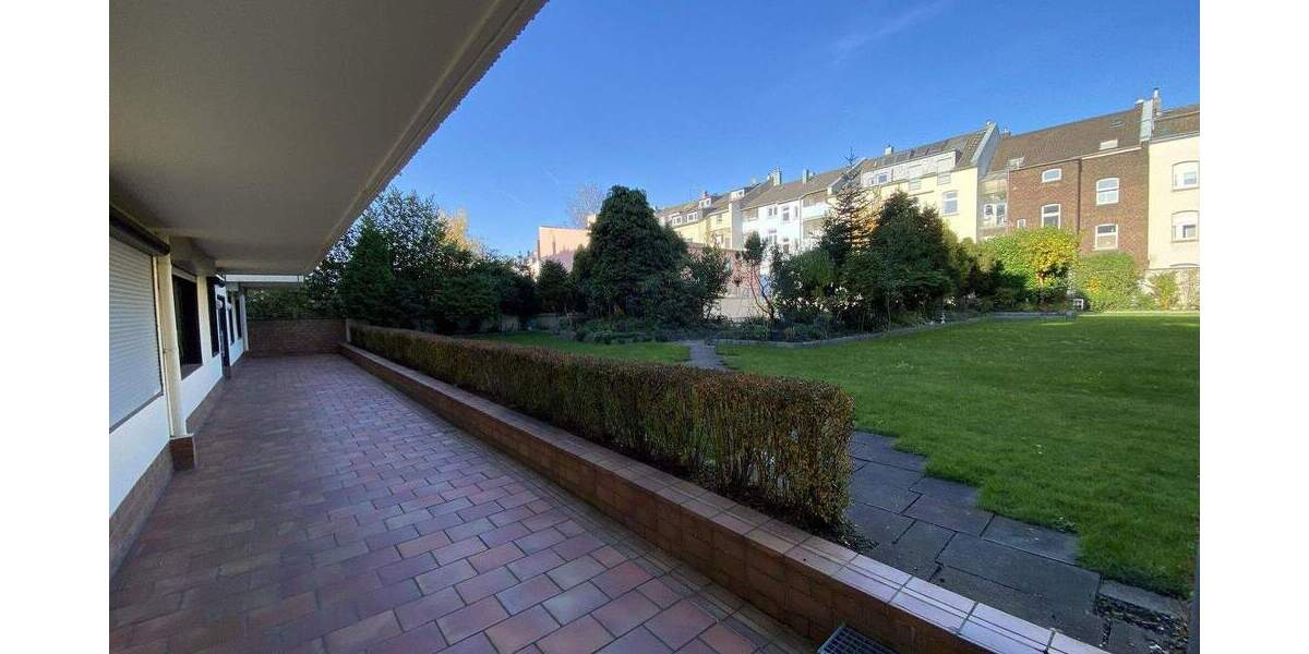 Erdgeschosswohnung in Düsseldorf-Wersten mit Tiefgaragenstellplatz & Garten mit Spielplatz 3 zimmer