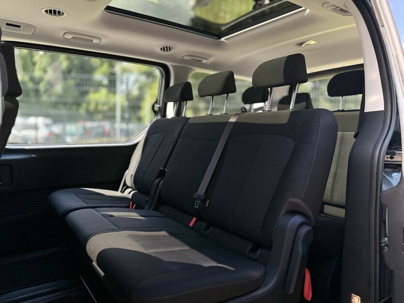 Hyundai Staria / 9 Sitze / El.Türen / 360° Kamera / PANO 20.000 km 42.990 € Mönchengladbach 41066