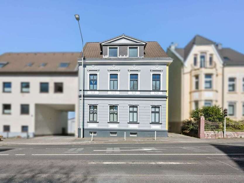 Haus zum Kaufen in Solingen 399.000 € 220 m²