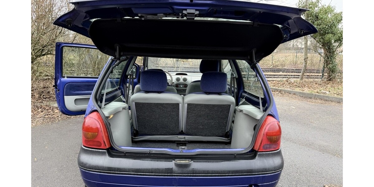 Renault Twingo 140.468 km 1.699 &euro; Krefeld 47798