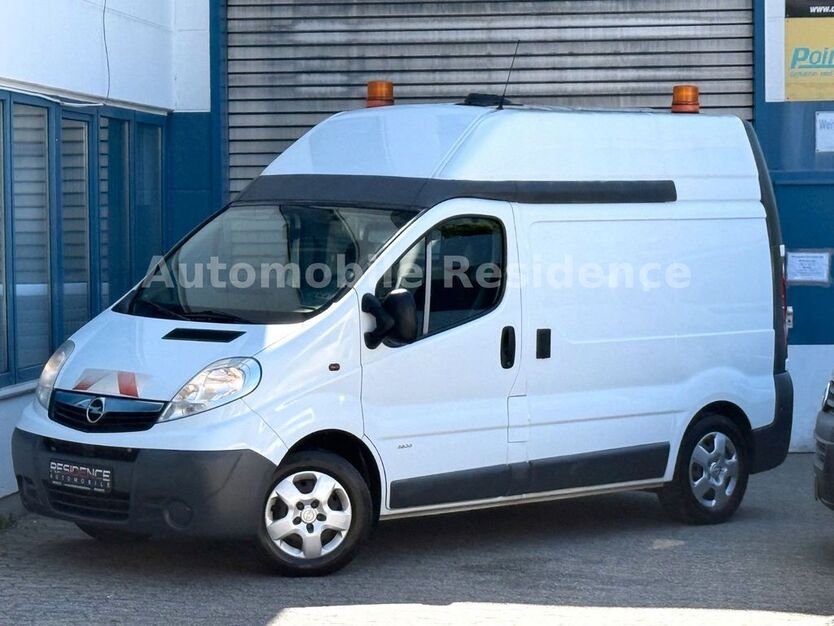 Opel Vivaro 105.000 km 14.980 € Ratingen 40880