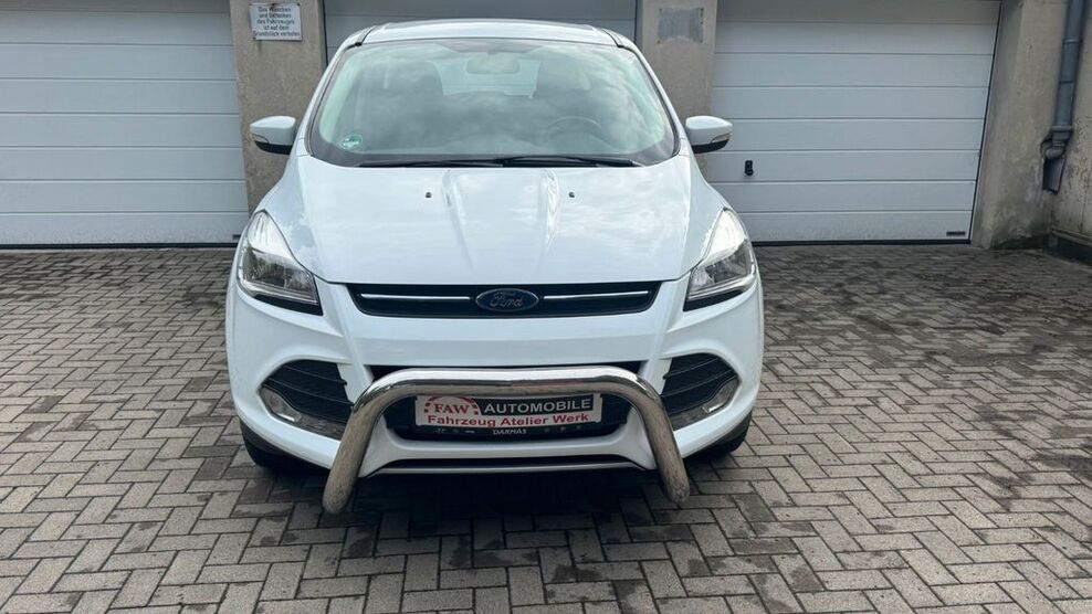 Ford Kuga 89.000 km 10.699 € Essen 45356