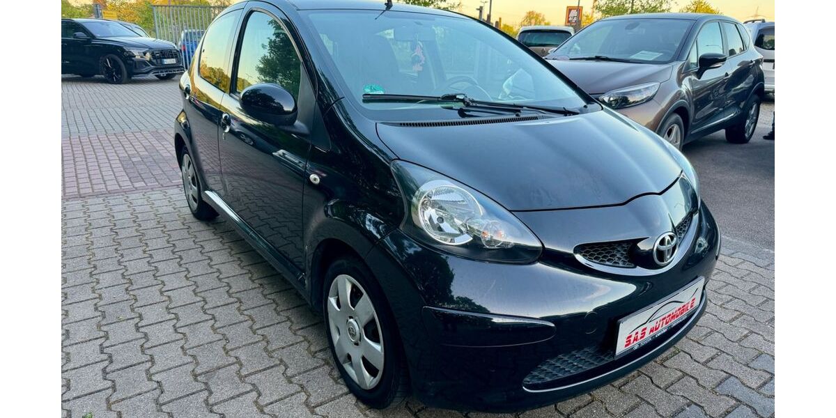 Toyota Aygo (X) 147.420 km 3.300 &euro; Moers 47445