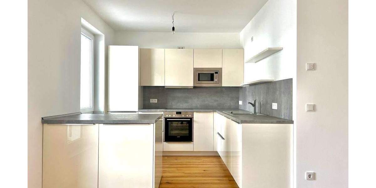 Etagenwohnung Düsseldorf Friedrichstadt - 3 Zimmer, 162 m&sup2;, 2.500&euro; | Angebot:25471854