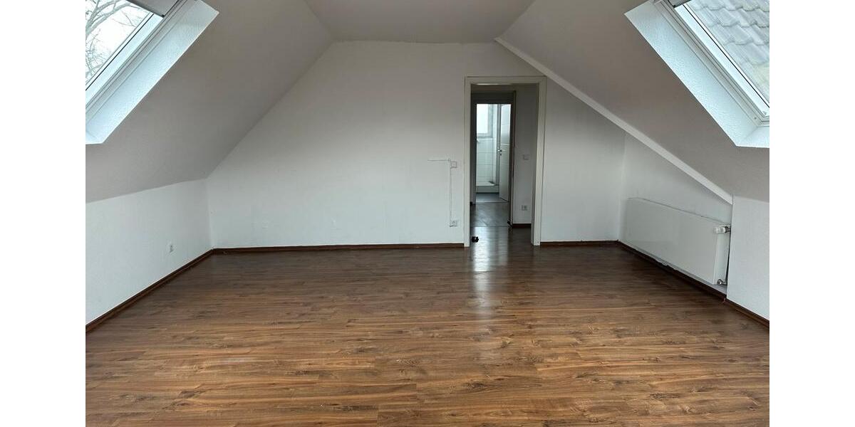 Dachgeschoßwohnung Krefeld Benrad - 2 Zimmer, 80 m&sup2;, 700&euro; | Angebot:26350529