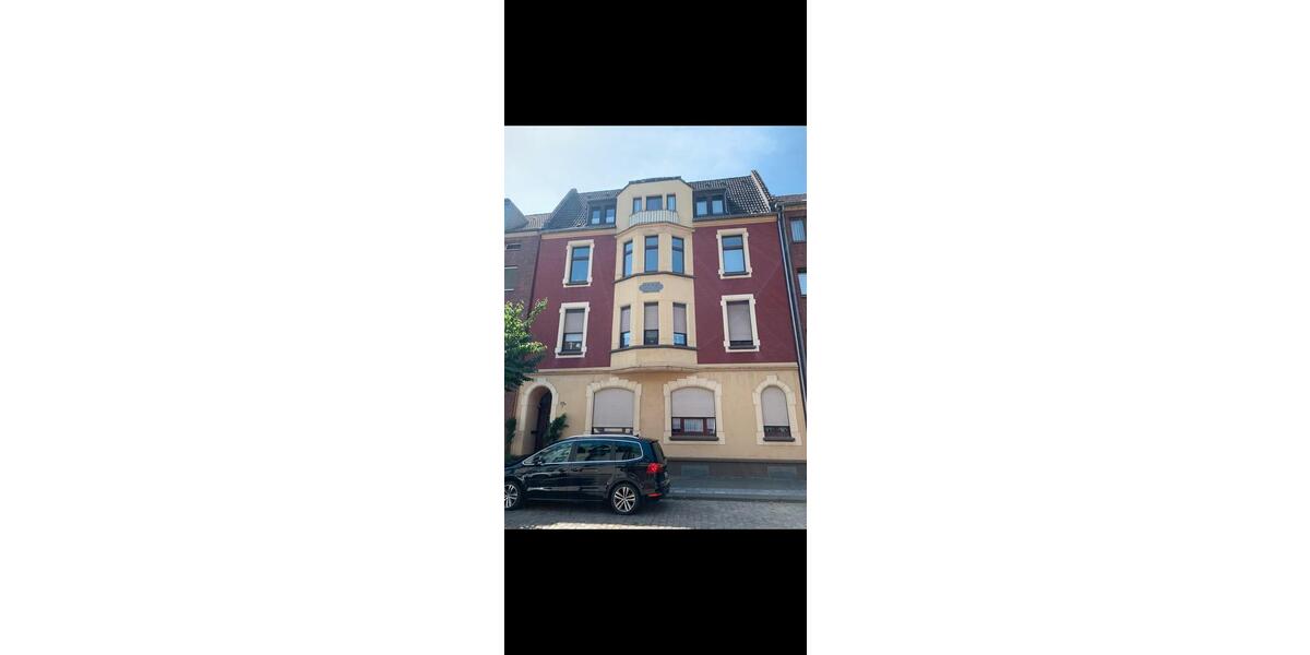 Sanierte 2,5-Zimmer-Dachgeschosswohnung mit neuer Küche 2 zimmer