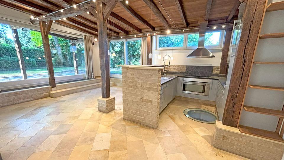 Zur Miete: Wohnhaus der Superlative am Jungbornpark! 7 zimmer