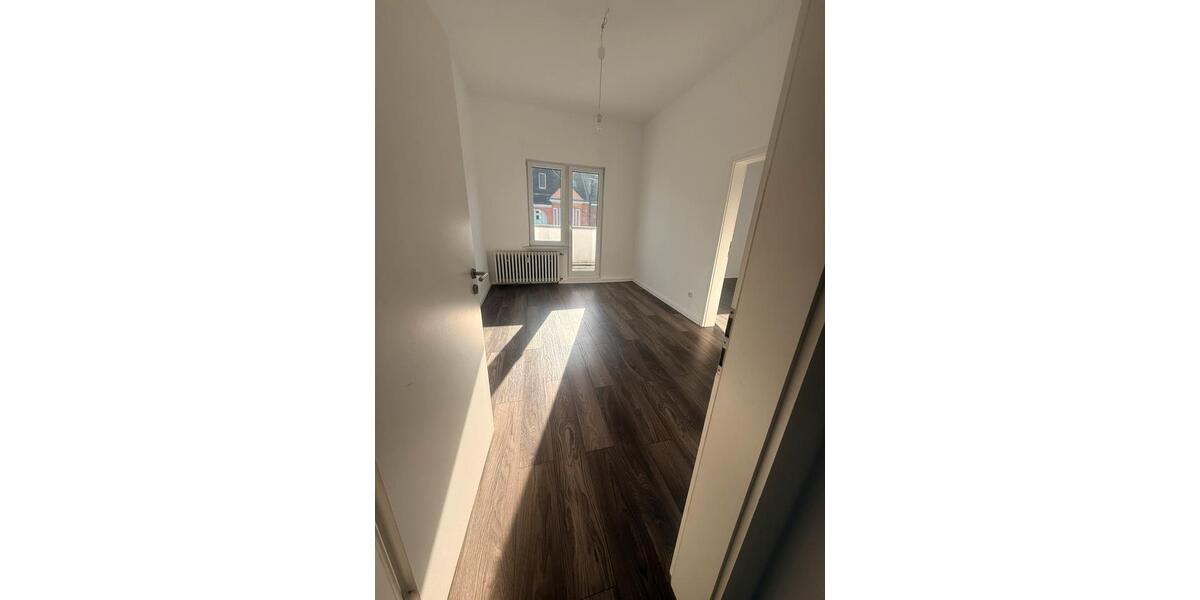 Etagenwohnung Düsseldorf Oberbilk - 3.5 Zimmer, 88 m&sup2;, 1.680&euro; | Angebot:26335333