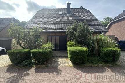 Haus zum Kaufen in Duisburg Neumühl 699.000 € 176.99 m² 6 zimmer