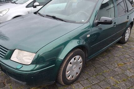 VW Bora 220.432 km 890 &euro; Bottrop 46242