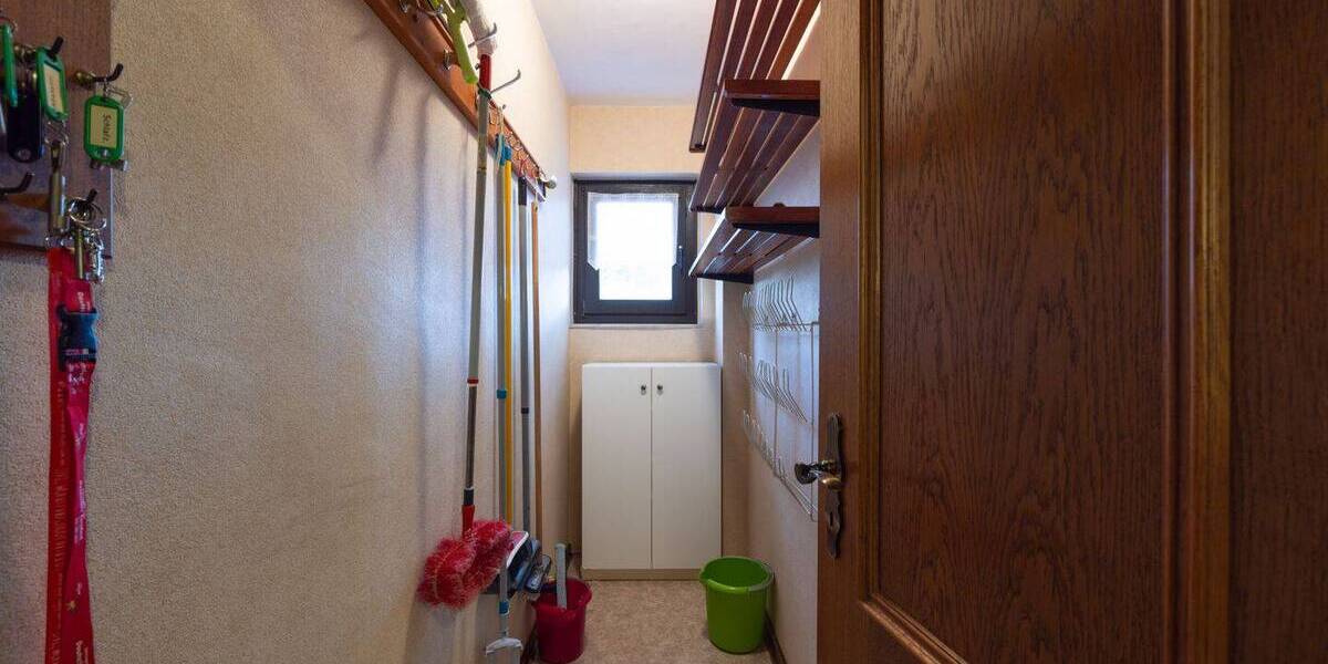 Mehrfamilienhaus, Wohnhaus Krefeld Uerdingen - 8 Zimmer, 201 m&sup2;, 475.000&euro; | Angebot:26695172