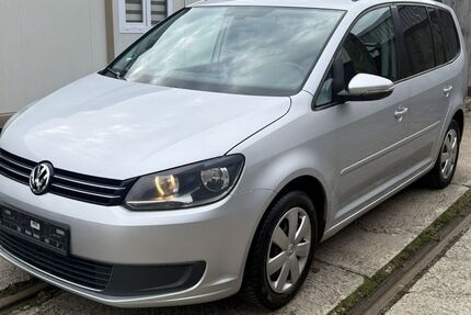 VW Touran 196.000 km 5.990 € Hattingen 45525